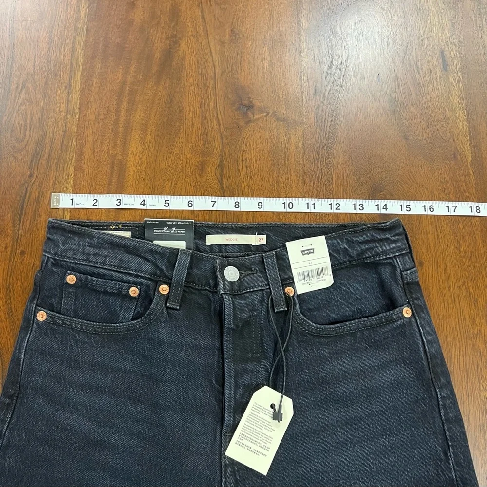 Levi's Premium Wedgie Jeans Size 27
